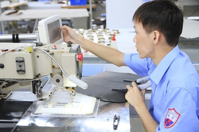 皮具工廠 匠心與時(shí)尚的交匯之地